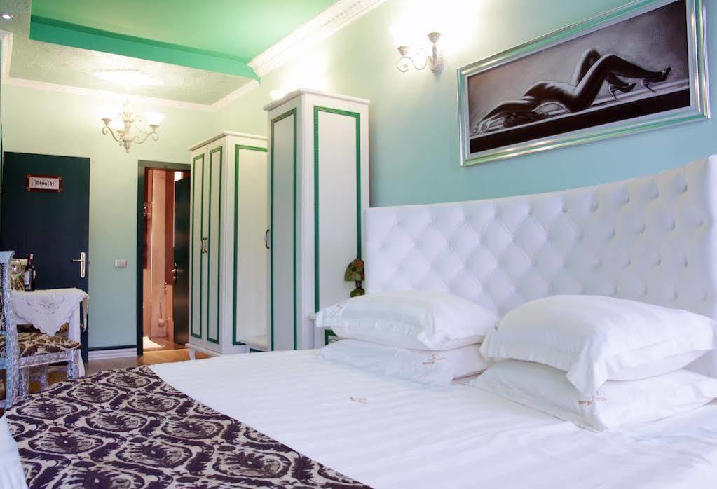 Hotel Boutique Vila Fernando Tirana Eksteriør billede