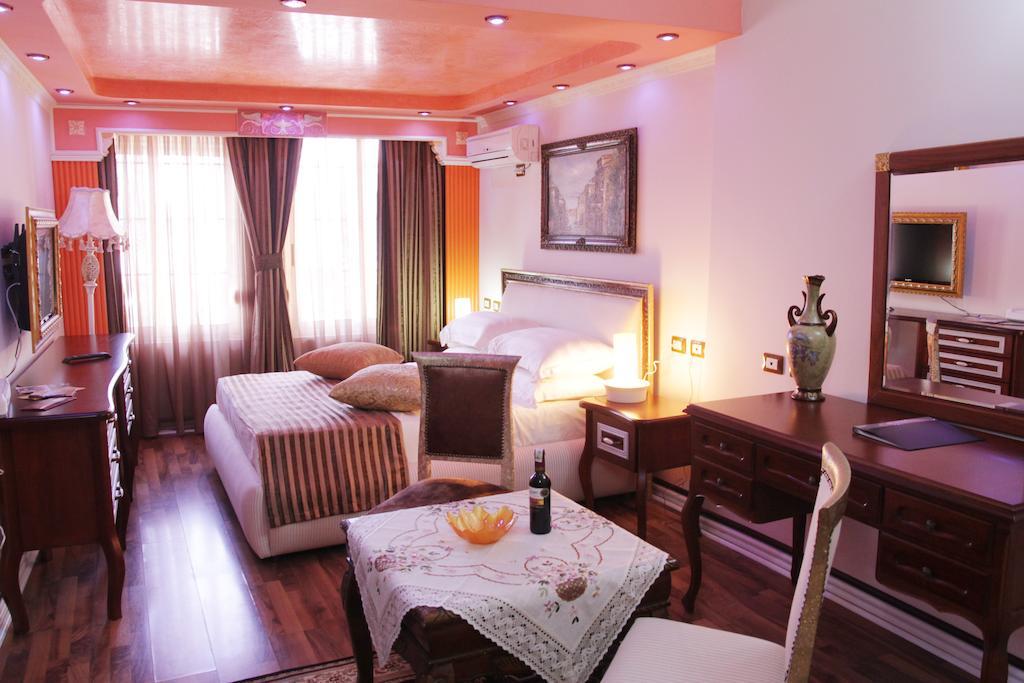 Hotel Boutique Vila Fernando Tirana Værelse billede